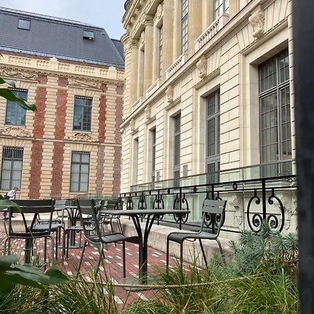 Next To Louvre * Paris